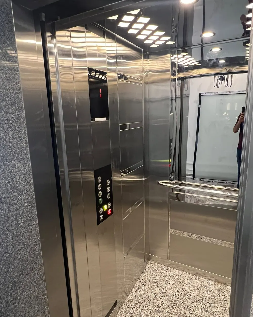 Stainless-steel lift cabin